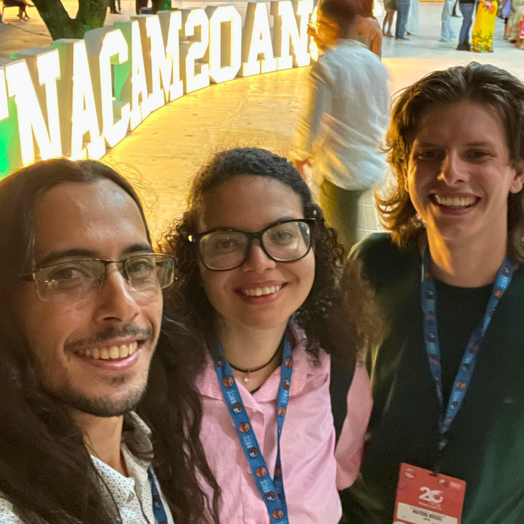 Foto enviada via app de celular: Daniel Fernando Matos Torres, Mateus Luan da Rosa Bosse e Thais Oliveira Cerqueira