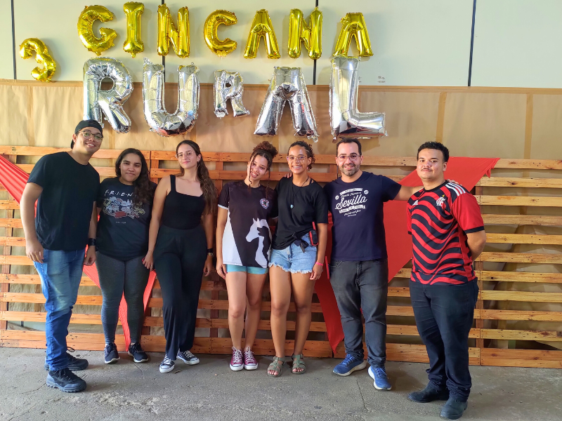 Uma parte da comissão organizadora: Leandro Barbosa, Larissa Viturino, Fernanda Souza, Evellin Santos, Keylane Vieira, Ezio Junior e Carlos Berlânio.
