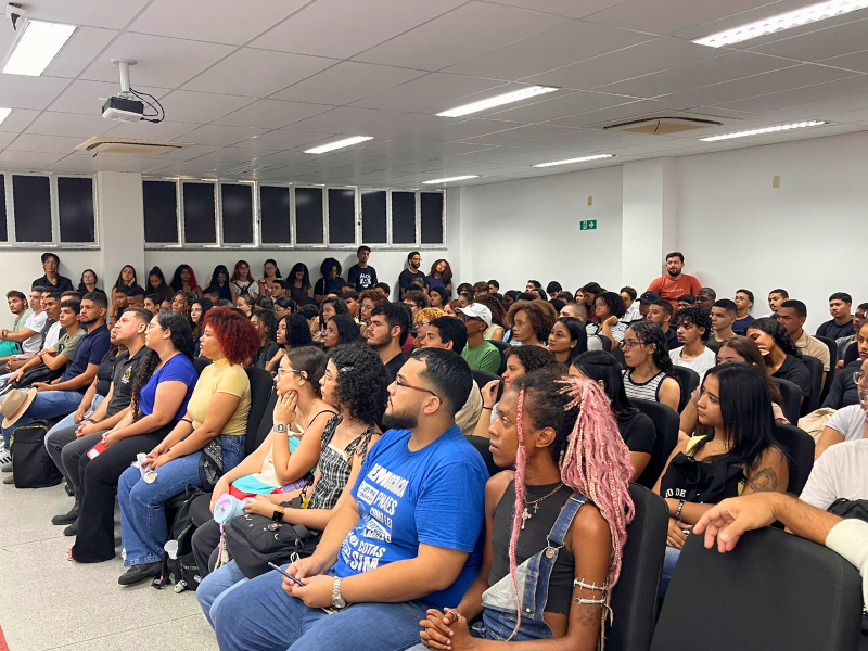Auditório Superior de Zootecnia no momento em que os calouros do CCAA são recepcionados. Foto: Marília Gabriely.