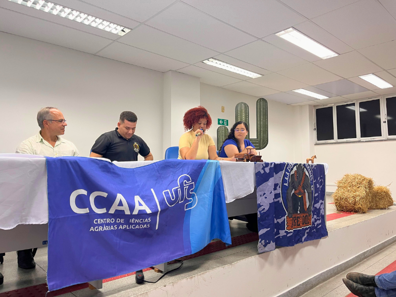 Eduarda Alves representando os centros acadêmicos. Foto: Marília Gabriely